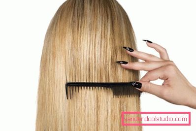 Pettinare capelli lisci