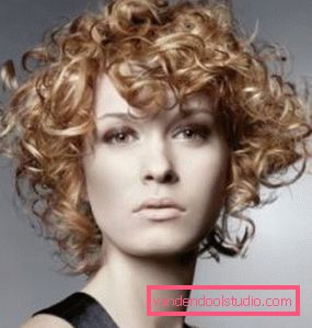 Arricciatura biochimica dei capelli Che cosa è un curling biochimico dei capelli