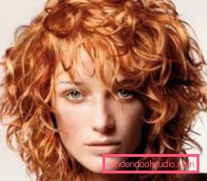 Arricciatura biochimica dei capelli Che cosa è un curling biochimico dei capelli