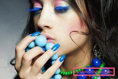 bellissimo trucco con ciglia blu bellissimo trucco con ciglia blu