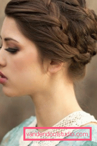 acconciature facili per capelli medi fai da te Realizziamo acconciature leggere per capelli medi in 5 minuti: semplice stile fai-da-te