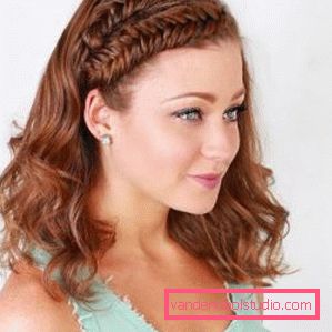 acconciature con trecce su capelli medi Fai i capelli con le trecce sui capelli medi