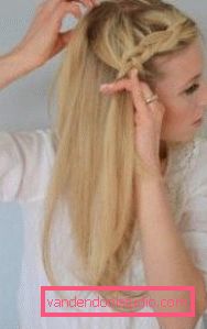 Fai i capelli con le trecce sui capelli medi