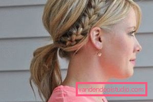 Acconciature con trecce su capelli medi Fai i capelli con le trecce sui capelli medi