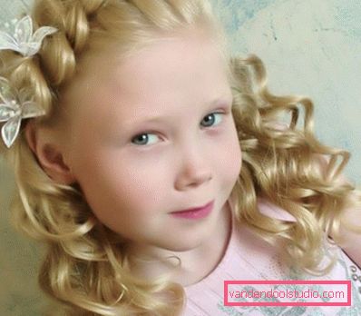 Acconciature per bambini per l'asilo di laurea