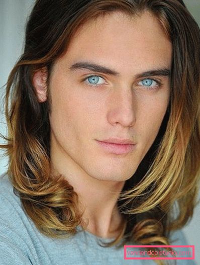 Tagli di capelli lunghi da uomo Tagli e tagli di capelli lunghi da uomo