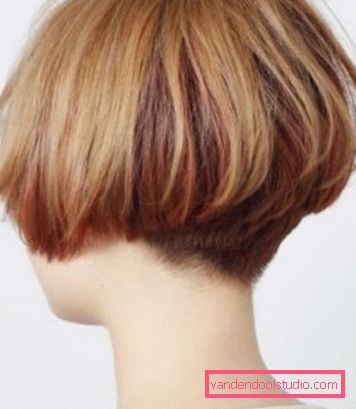 Taglio di capelli - vista posteriore Taglio di capelli spettacolare ed elegante sulla gamba