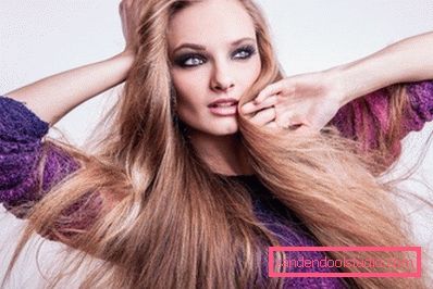 bellissima modella con capelli biondi bellissima modella con capelli biondi