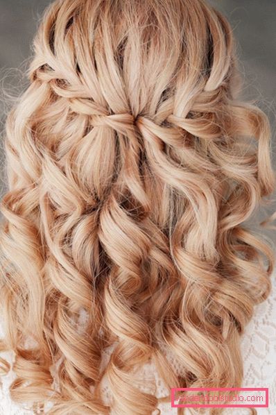 Belle acconciature per un matrimonio per gli ospiti Idee per un'acconciatura da sposa bellissima per ospiti e damigelle