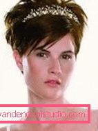 Acconciature da sposa belle per i capelli corti Idee acconciature da sposa per capelli corti 2019