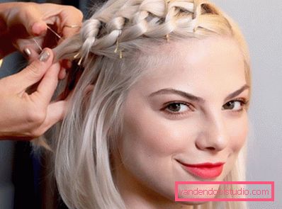Semplici acconciature per capelli corti per le donne Semplici acconciature per capelli corti per donne di diverse età