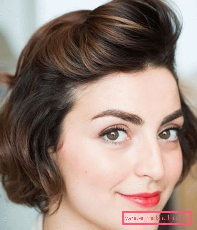 Semplici acconciature per capelli corti per le donne Semplici acconciature per capelli corti per donne di diverse età