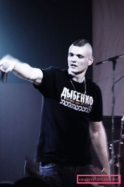 Qual è il nome della pettinatura di Tony Rauta - foto