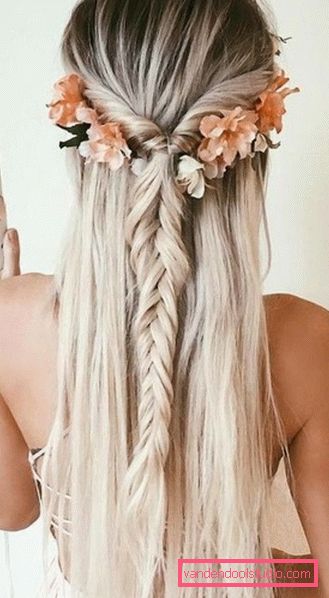 Come intrecciare una treccia fishtail - 20 idee acconciatura a coda di pesce