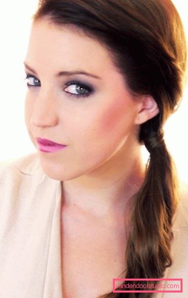 Come fare un taglio di capelli a scuola con le tue mani - uno stile semplice per ragazze in 5 minuti