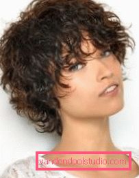 Acconciatura shaggy delle donne alla moda Quale acconciatura nella moda - tendenze nel 2019