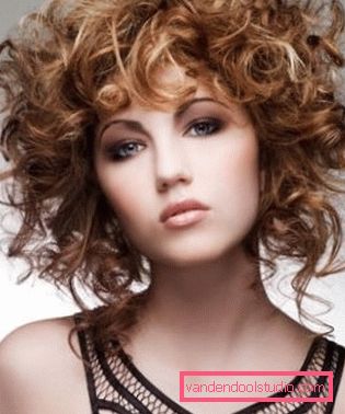 Capelli arricciati per molto tempo Che arricciatura dei capelli durerà a lungo