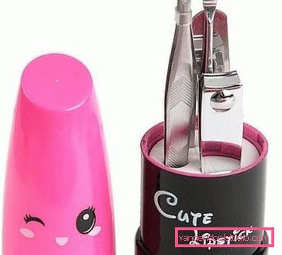 strumenti per pedicure nel caso
