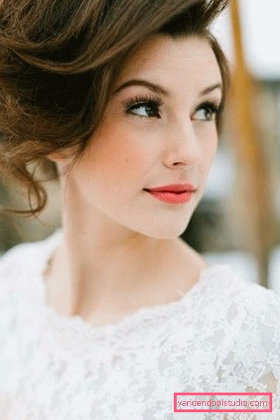 Acconciature da sposa sulla piazza Quali acconciature si possono fare per un taglio di capelli bob