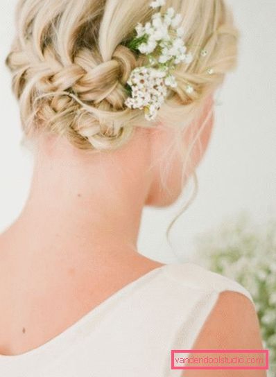 Acconciature da sposa sulla piazza Quali acconciature si possono fare per un taglio di capelli bob