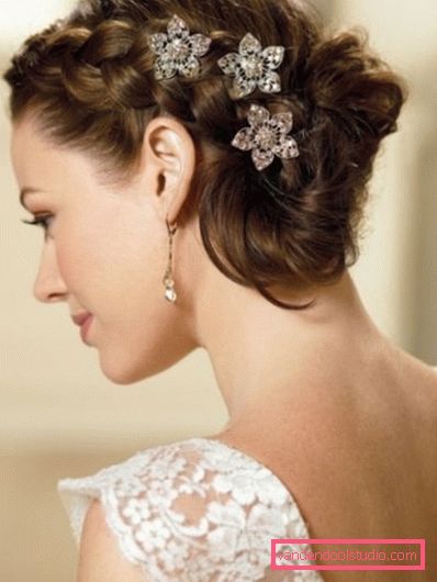 Acconciature da sposa sulla piazza Quali acconciature si possono fare per un taglio di capelli bob