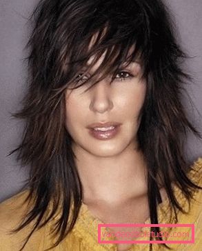Quali tagli di capelli sono più adatti per un viso allungato