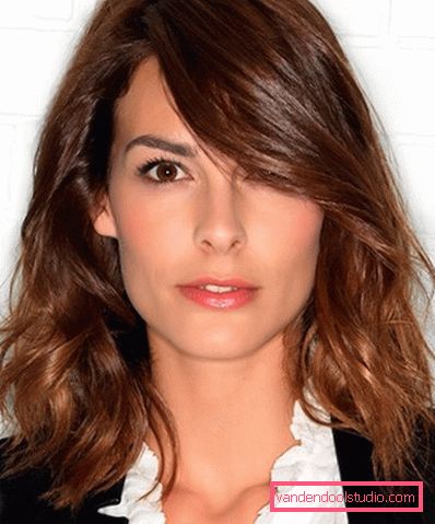 Quali tagli di capelli sono più adatti per un viso allungato