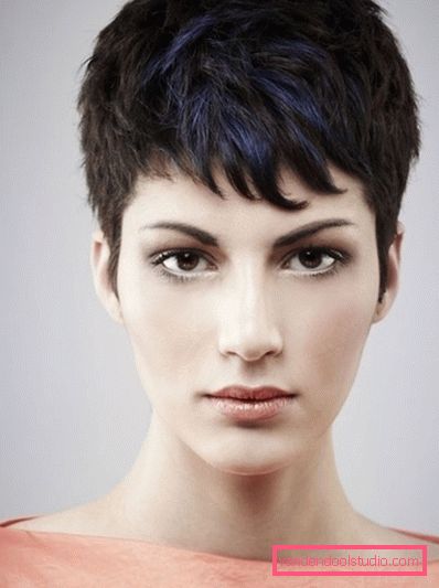 Quali tagli di capelli sono più adatti per un viso allungato