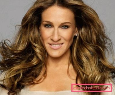 Quali tagli di capelli sono più adatti per un viso allungato
