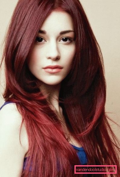 Quali tagli di capelli sono più adatti per un viso allungato