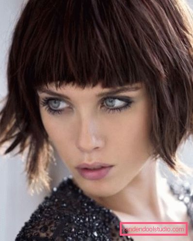 Quali tagli di capelli sono più adatti per un viso allungato