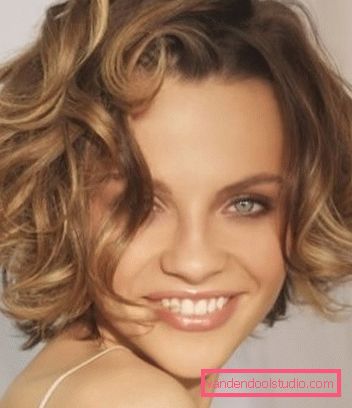 Taglio di capelli per capelli ricci di lunghezza media Quali scarti sono adatti per capelli ricci di media lunghezza