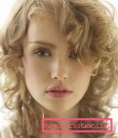 Cascata di taglio di capelli ricci di media lunghezza Quali scarti sono adatti per capelli ricci di media lunghezza