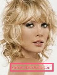 Taglio di capelli per capelli ricci di aurora di media lunghezza Quali scarti sono adatti per capelli ricci di media lunghezza