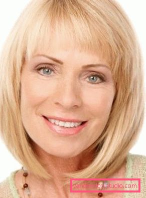 Tagli per le donne dopo 60 anni con capelli medi Quali scarti sono adatti per le donne dopo 60 anni