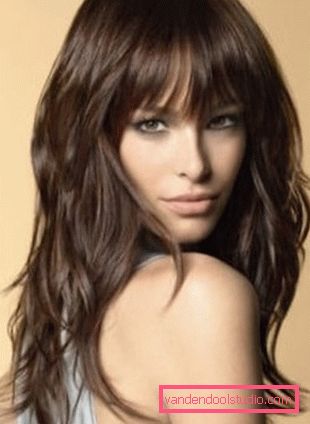 Taglio di capelli graduato per capelli lunghi Quali sono i tipi di tagli di capelli per i capelli lunghi