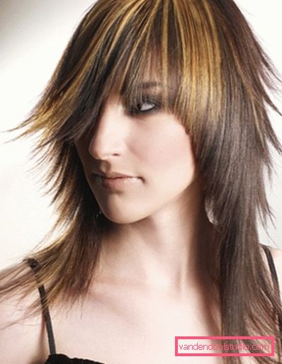 Tagli di capelli a cascata per capelli medi con frangia Tagli di capelli a cascata per capelli medi