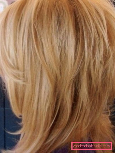 Tagli di capelli a cascata per capelli medi Tagli di capelli a cascata per capelli medi