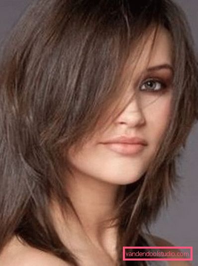 Haircut cascade su capelli medi senza frangetta Tagli di capelli a cascata per capelli medi