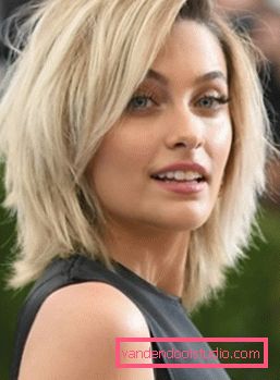 Bella e alla moda taglio di capelli per capelli medi