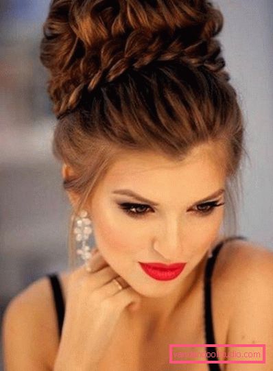 Acconciature per una vacanza per i capelli lunghi Acconciature belle e semplici per la vacanza