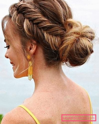 Acconciature per una vacanza per i capelli lunghi Acconciature belle e semplici per la vacanza