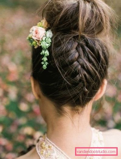 Acconciature per una vacanza per una ragazza Acconciature belle e semplici per la vacanza