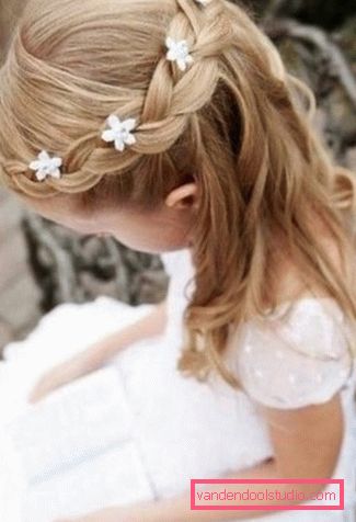 Acconciature per una vacanza per una ragazza Acconciature belle e semplici per la vacanza