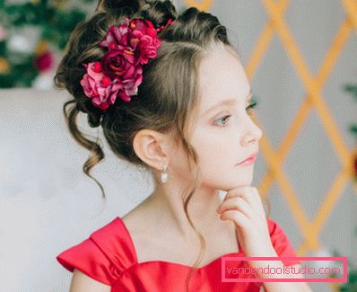 Belle acconciature per ragazze con un bordo con le proprie mani - foto