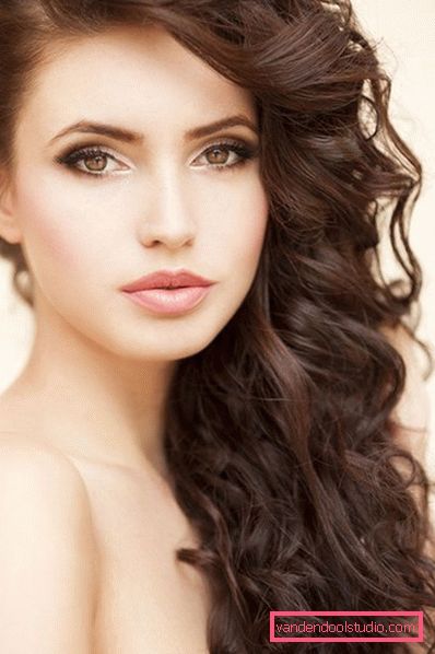 acconciature con capelli fluenti Belle acconciature per capelli lunghi e medi fluenti