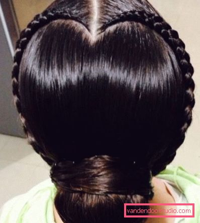 Capelli con un bagel per capelli lunghi Bella acconciatura con bagel per capelli lunghi, passo dopo passo