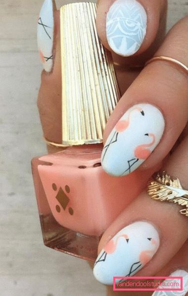 Nail design alla moda 2019-2020 anni
