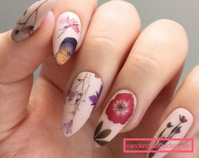 Nail design alla moda 2019-2020 anni