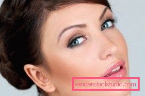 Trucco occhi azzurri e capelli castani Trucco occhi azzurri e capelli castani